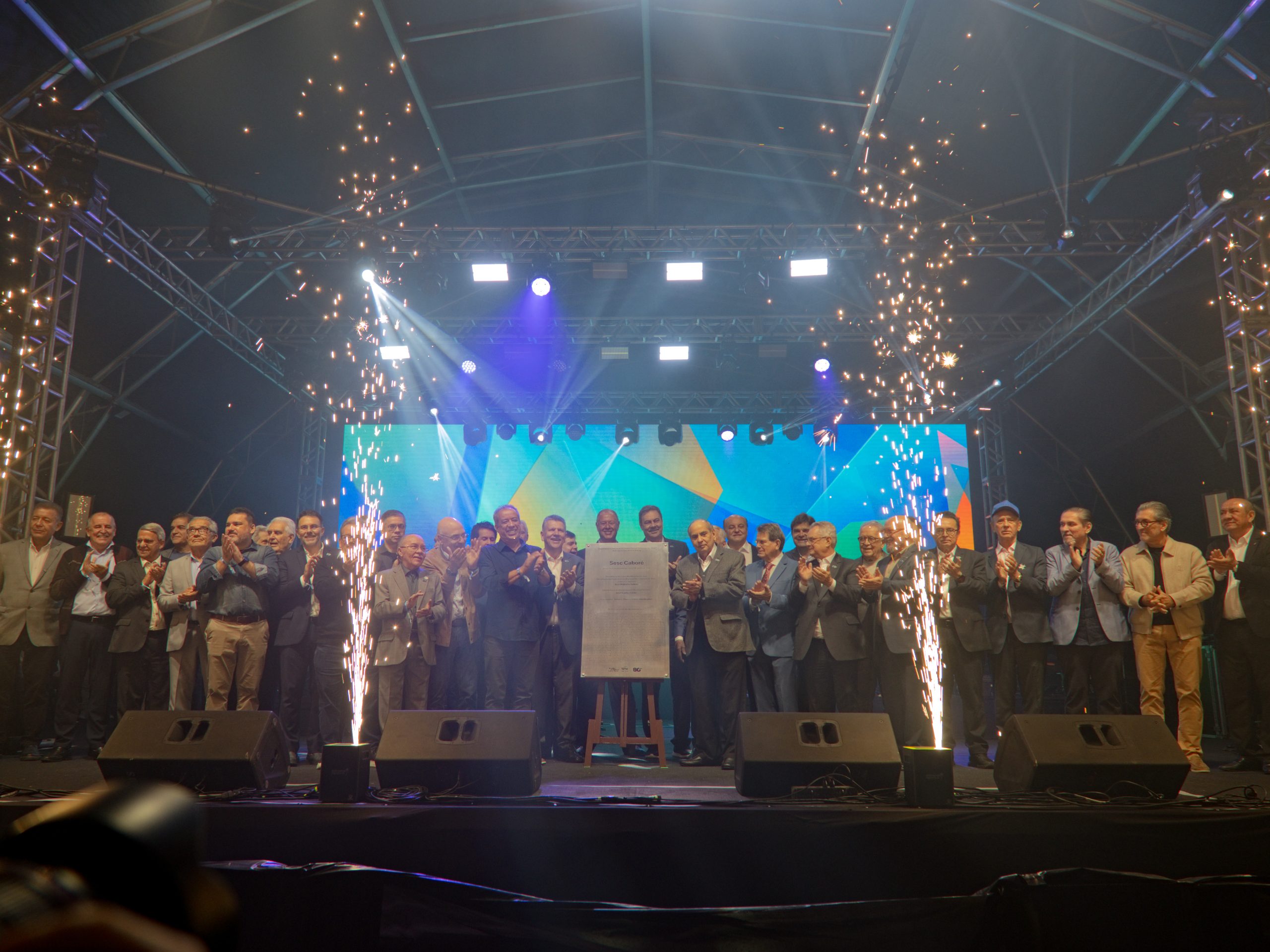 80 anos com inauguração de unidade